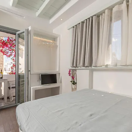 Santa Katerina & * Naxos City