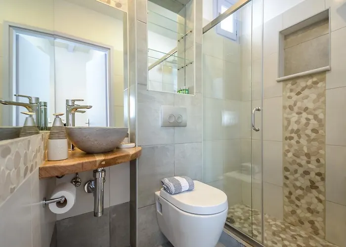 Santa Katerina & * Naxos City