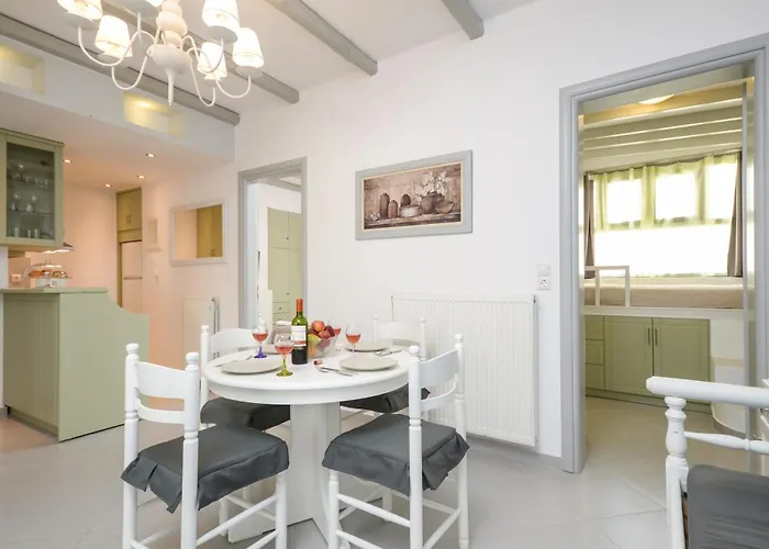 Santa Katerina & * Naxos City