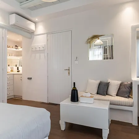 Santa Katerina & Naxos City