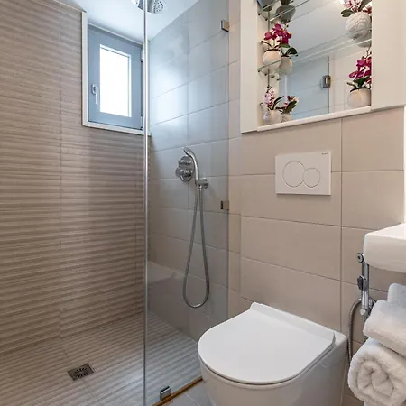 Santa Katerina & Naxos City