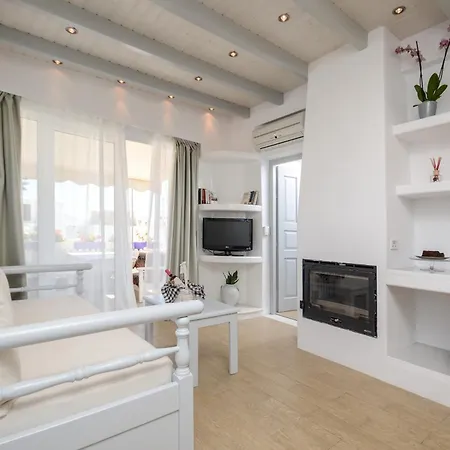 Santa Katerina & Naxos City