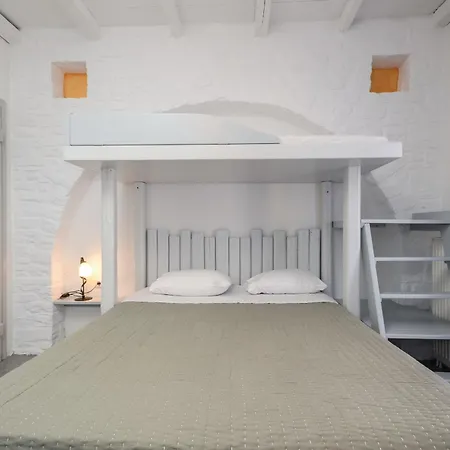 Santa Katerina & Naxos City