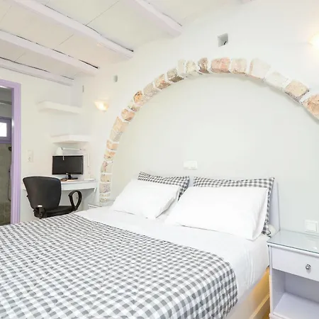 Santa Katerina & * Naxos City